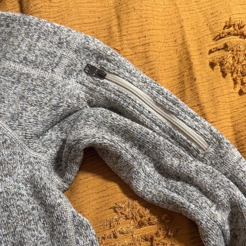 Patagonia Quarter-Zip Pullover, Medium - Picture 3 of 4